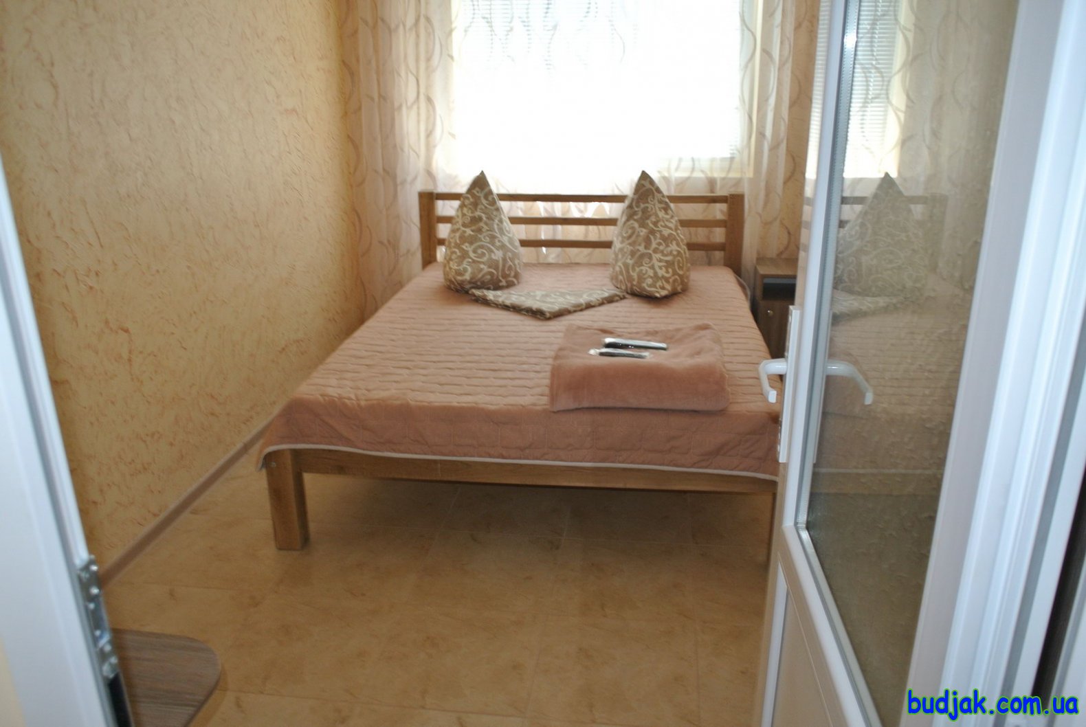 4-х местный 2-х комнатный номер. База отдыха «Плай». Курорт Рассейка. Фото № 0529. 2017 год